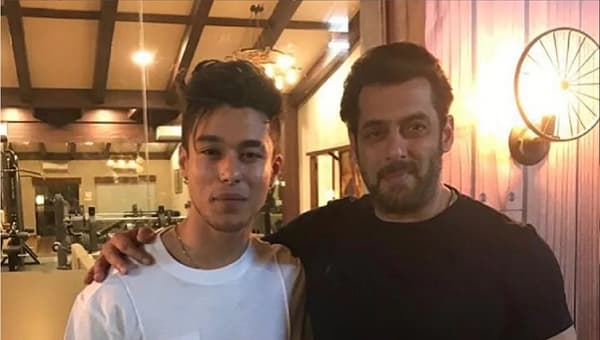 बिग बॉसचा उपविजेता प्रतिकला भाईजानकडून खास गिफ्ट, इन्स्टावर फोटो शेअर करत प्रतिक म्हणतो, आभार साहेब!