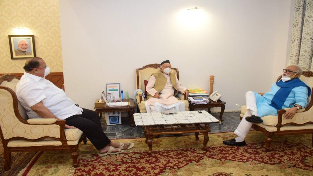 Bhujbal, Mushrif Meet Governor