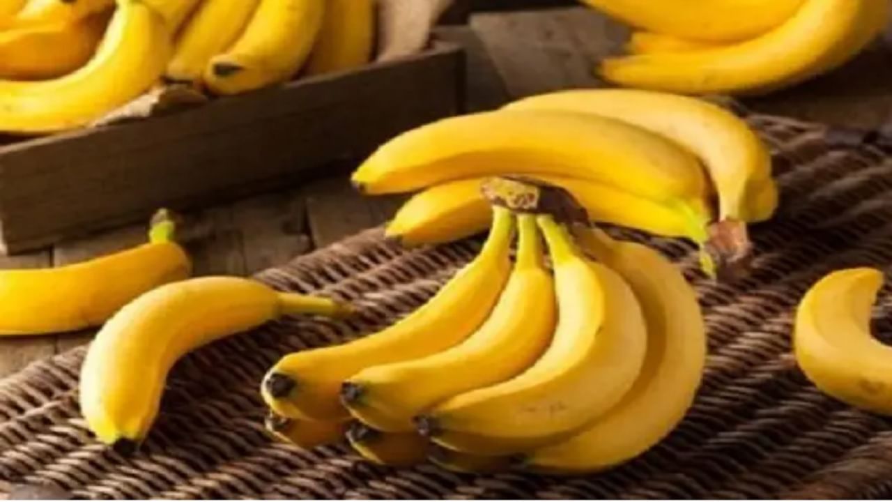जेव्हा कधी छातीत जळजळ होण्याची समस्या जाणवते. तेव्हा त्या काळात एक केळ खा. तुम्हाला हवे असल्यास तुम्ही थंड दूध आणि केळीचा शेक बनवून पिऊ शकता. 