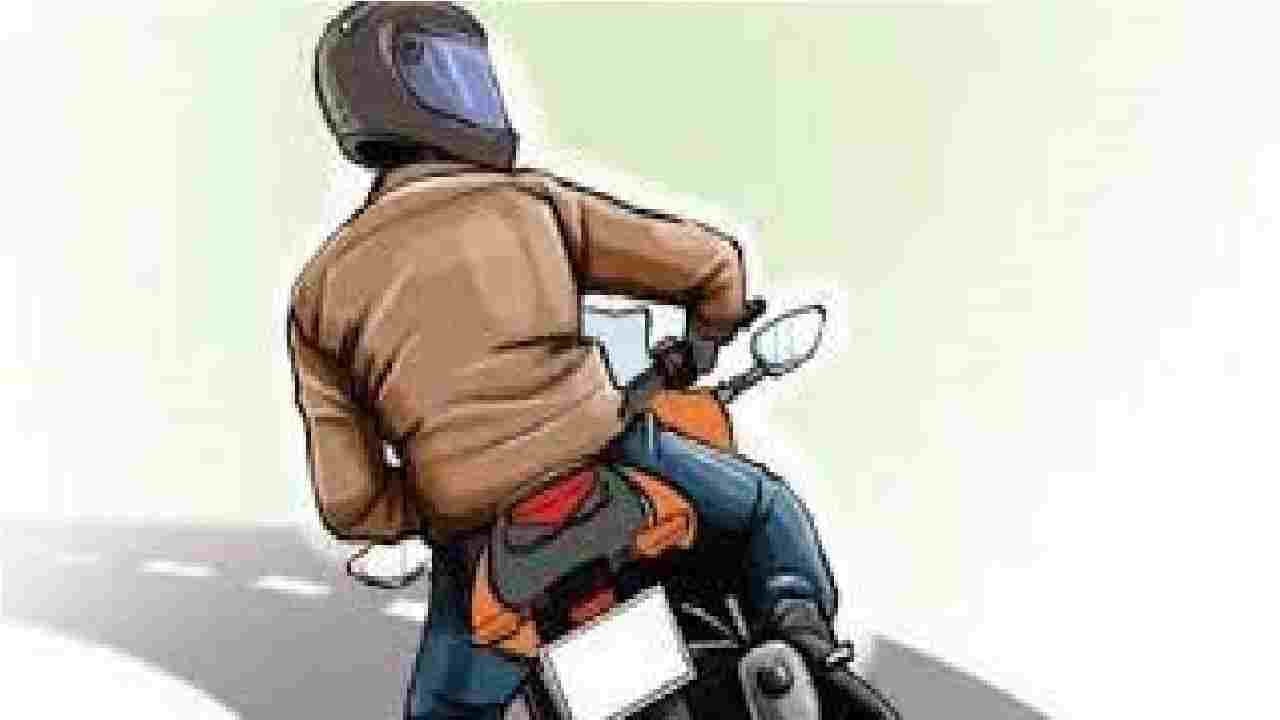 रस्त्यावर 200 ची नोट, खाली वाकला अन् पाहता पाहता 9 लाख रुपयांची बॅग... बदनापुरात काय घडलं? रस्त्यावर 200 ची नोट, खाली वाकला अन् पाहता पाहता 9 लाख रुपयांची बॅग... बदनापुरात काय घडलं?