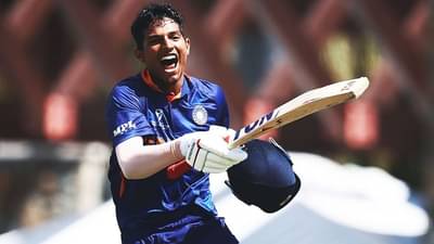 Ranji Trophy मध्ये अंडर 19 कॅप्टन यश धुलची तुफानी बॅटिंग, डेब्युमध्येच दोन्ही डावात सेंच्युरी