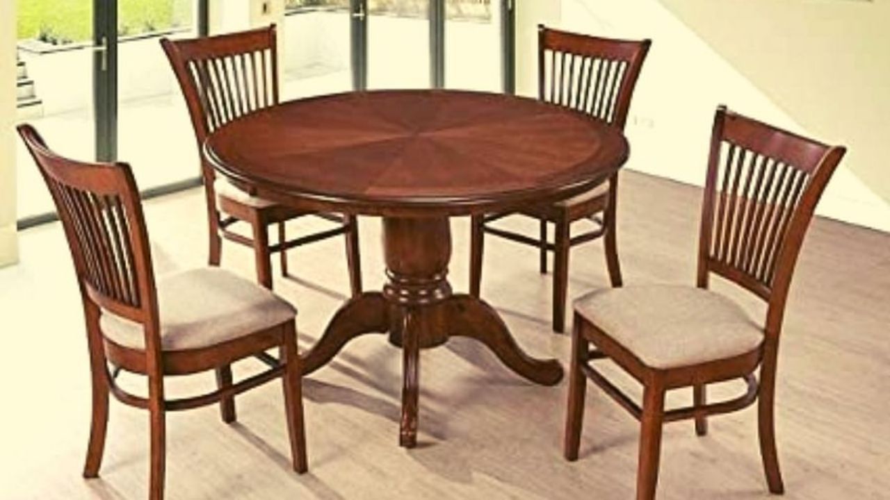 फर्निचर खरेदीसाठीही दिवस लक्षात घेतला पाहिजे. मंगळवार, शनिवार किंवा अमावस्येच्या दिवशी फर्निचर खरेदी करू नये. तसेच, फर्निचर त्याच्या जागेनुसार खरेदी केले पाहिजे.