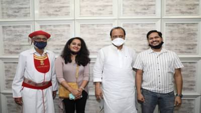 अजितदादांनी पुरवला चोपदारांच्या लेक आणि जावयाचा हट्ट! आपुलकीनं चौकशी आणि जिव्हाळ्याच्या संवादानं चोपदारही भारावले