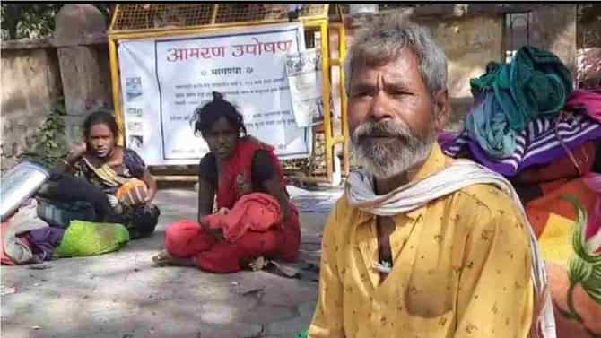 धक्कादायक| आंदोलन सुरु असतानाच महिलेची डिलिव्हरी! अजूनही ठिय्या सुरुच, बीड जिल्हाधिकारी कार्यलयासमोरचा प्रकार!