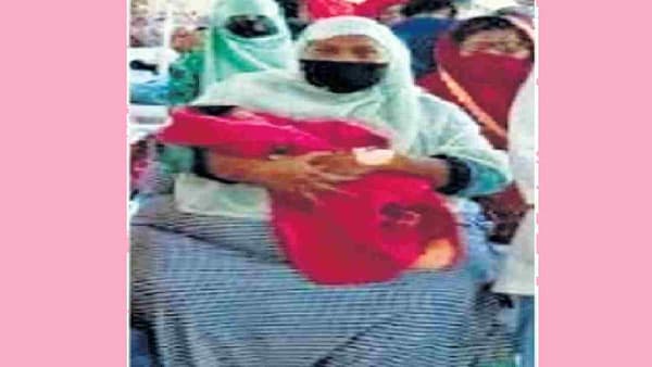 आईग्गं!! 155 किलोची गर्भवती, ना मापाचा वजन काटा, ना ऑपरेशन टेबल, ना गाऊन.. औरंगाबादेत शर्थीचे प्रयत्न!