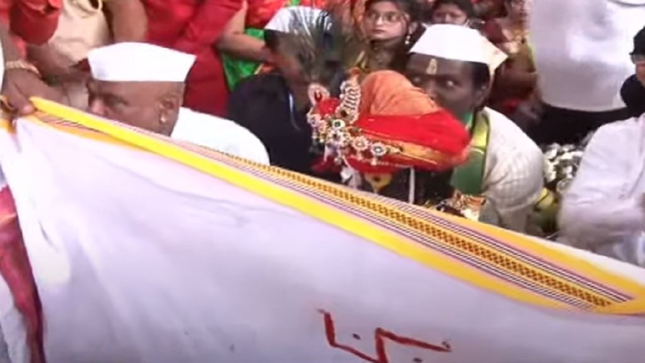 वसंत पंचमीच्या मुहूर्तावर राज्याचे आराध्यदैवत असणारे श्री विठ्ठल-रुक्मिणी मातेचा विवाह सोहळा संपन्न होत आहे. 