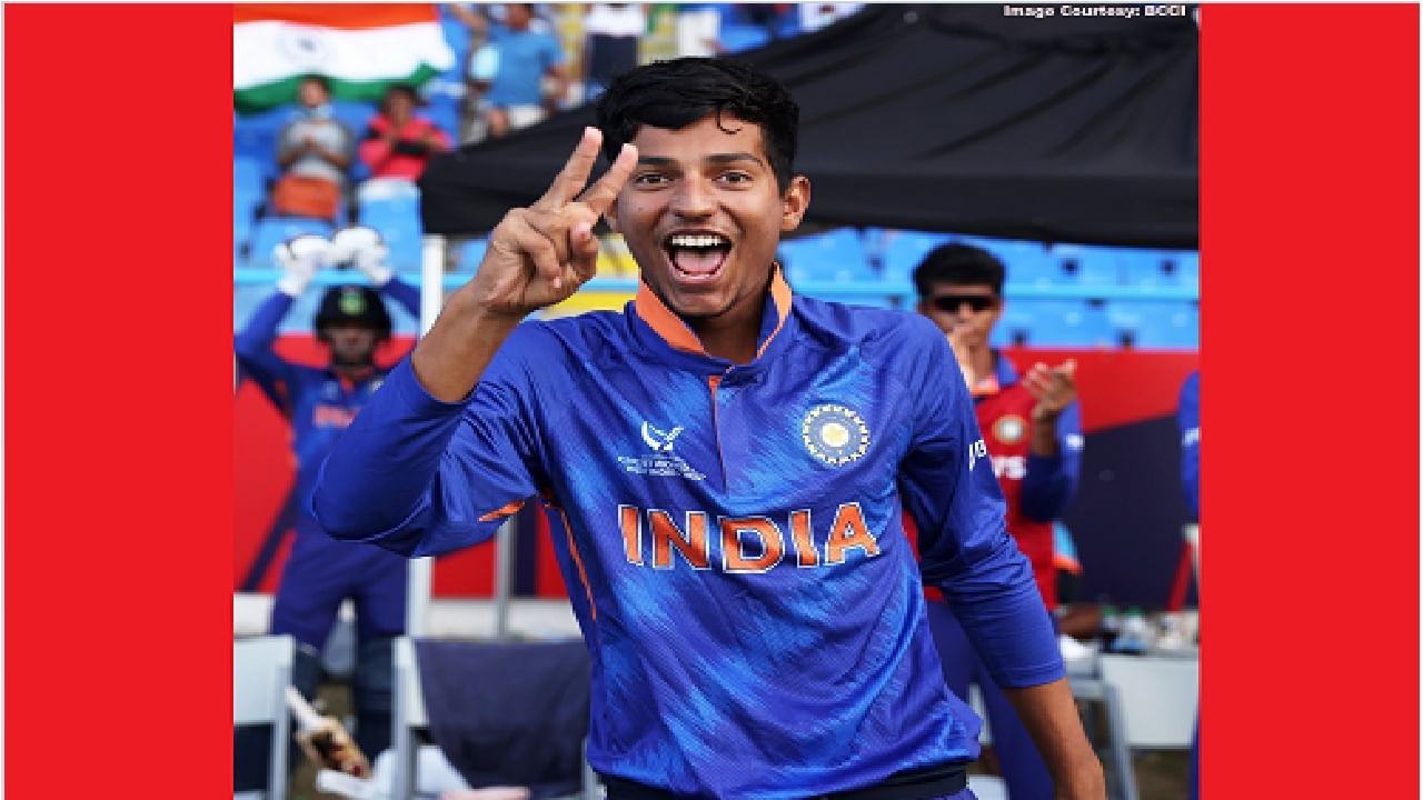 टीम इंडियाला विजेतेपद मिळवूण देणाऱ्या टीमचा कॅप्टन यश धुल हा नवी दिल्लीचा खेळाडू आहे. दिल्लीतील बालभवन स्कूल अकॅडमी येथे त्यानं क्रिकेटचं प्रशिक्षण घेतलं. 

