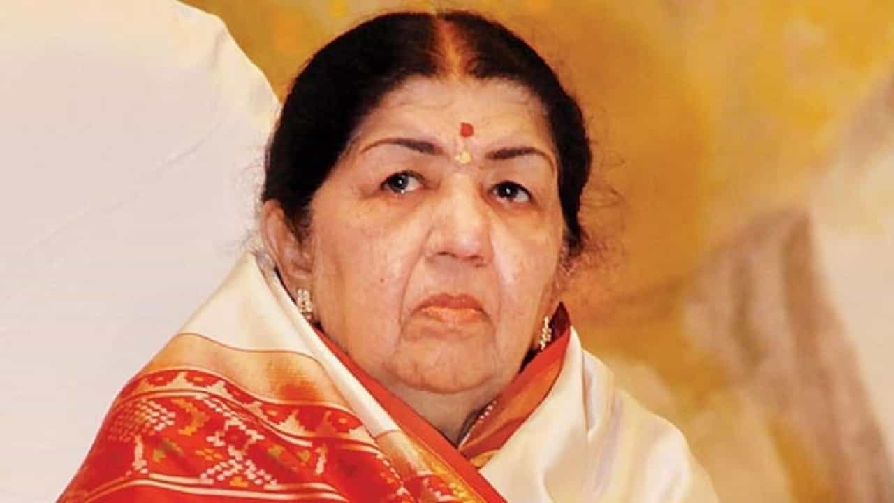 Lata Mangeshkar Nidhan : शरद पोंक्षे म्हणतात गाण्यामुळं कॅन्सरच्या काळात जगण्याला बळ मिळालं, त्यांच्या गाण्याने पिढ्यानं पिढ्या व्यापल्या