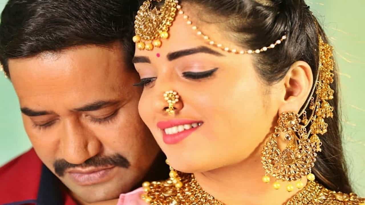 आम्रपाली दुबे आणि दिनेश लाल निरहुआ या दोघांचा अधिक परिचय करून देण्याची गरज नाही, कारण दोघांनीही भोजपुरी चित्रपटात चांगला अभिनय केलाय, तसेच दोघांचेही चित्रपट प्रचंड गाजले आहेत. आत्तापर्यंत दोघांनी एकाच चित्रपटात अनेदका काम केलं आहे.