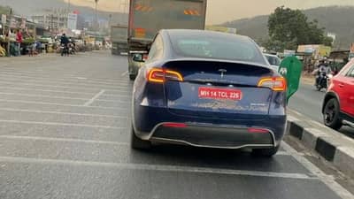 पुण्यातल्या रस्त्यांवर Tesla Model Y चं टेस्टिंग, लवकरच लाँच होणार, जाणून घ्या स्पेसिफिकेशन्स