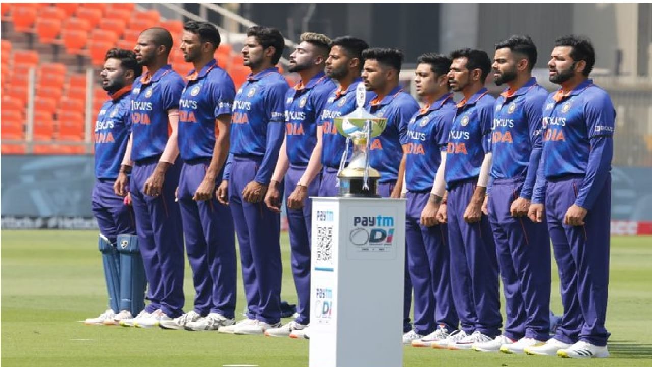IND vs WI: लता मंगेशकर यांच्या निधनाचं टीम इंडियालाही दु:ख, काळीपट्टी बांधून मैदानात उतरला संघ