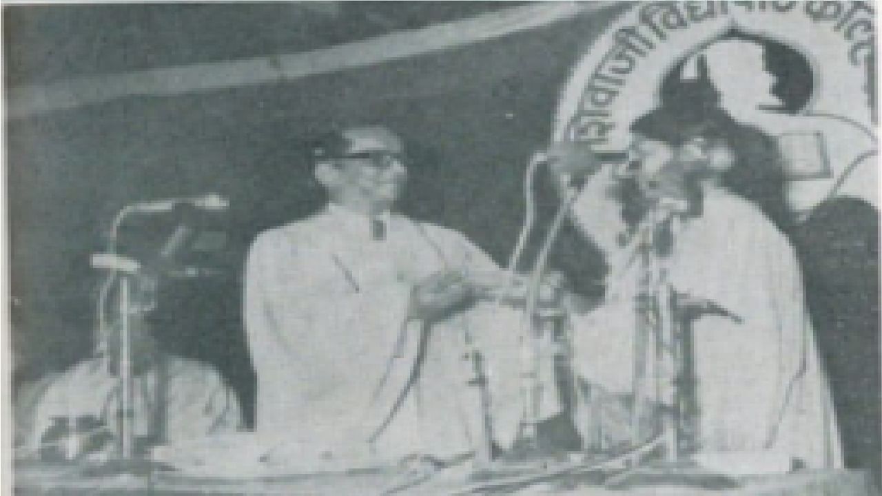 युगप्रवर्तक गायिका म्हणून 1978 मध्येच बहाल केली होती डीलिट पदवी, शिवाजी विद्यापीठाने म्हटले होते जगावर लतादीदींच्या सुरांचे साम्राज्य युगप्रवर्तक गायिका म्हणून 1978 मध्येच बहाल केली होती डीलिट पदवी, शिवाजी विद्यापीठाने म्हटले होते जगावर लतादीदींच्या सुरांचे साम्राज्य