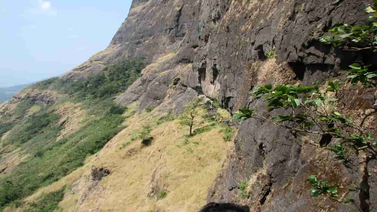 दुदैवी घटना ! राजमाची किल्यालगतच्या ढाक बहिरीच्या सुळक्यावरून पडून ट्रेकर्सचा मृत्यू ; आठवड्यातील दुसरी घटना