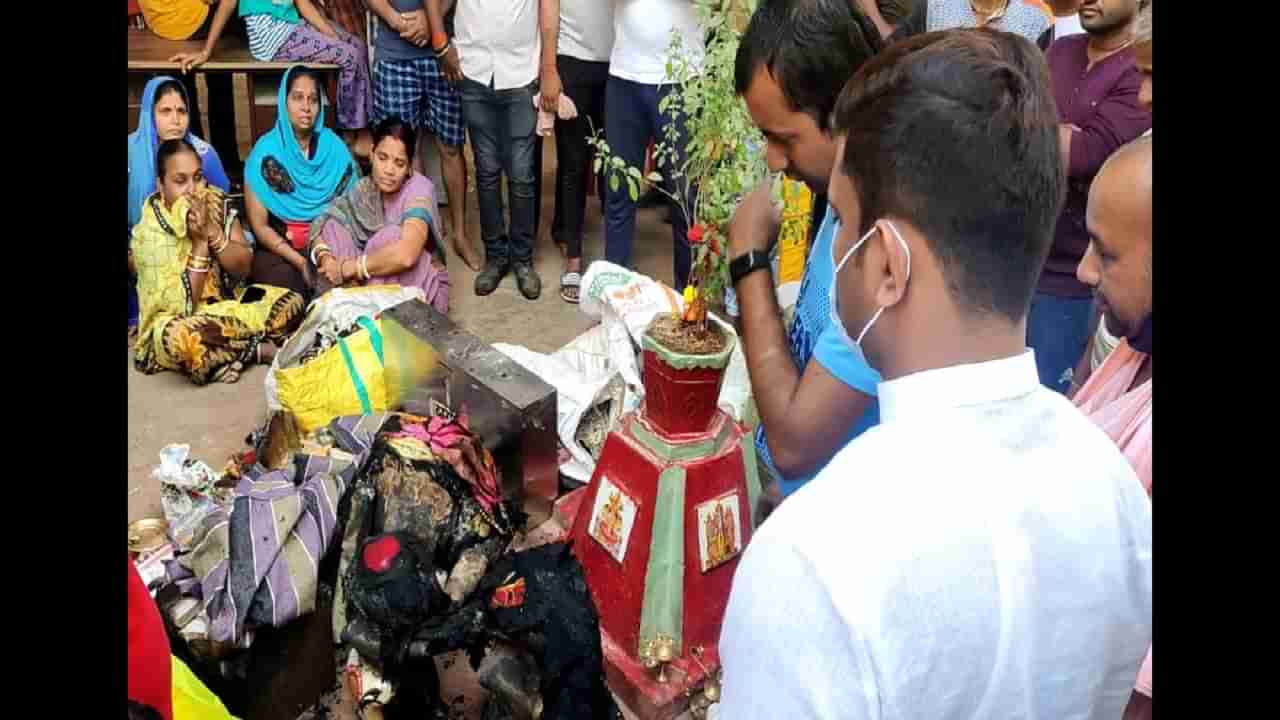 Kalyan Fire : कल्याणमध्ये जगन्नाथ मंदिरात अखंड ज्योतीमुळे आग, मंदिरातील साहित्य जळून खाक