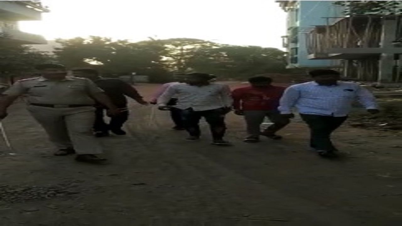 Nashik Crime तलवारी घेत नंगानाच करणाऱ्या भाईंची इलाक्यातच जिरवली