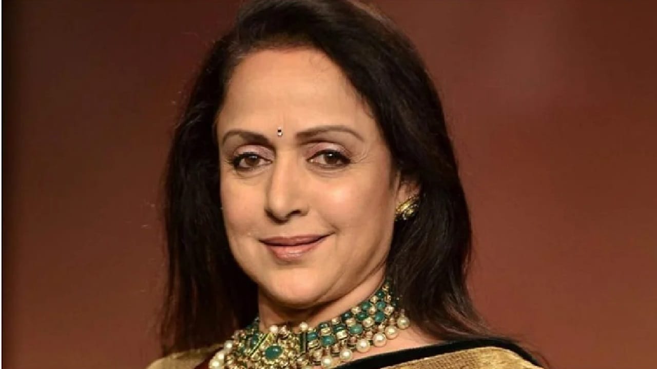 माझ्या चित्रपटासाठी त्यांनी गाणी ऐकली आहेत. अनेक कार्यक्रमांमधून आम्ही एकमेकींना कायम भेटत आलो आहे.