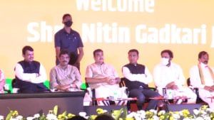 Goa Elections 2022 : ज्येष्ठांना दरमहा 3 हजाराची पेन्शन, तरुणांना रोजगार भत्ता नव्हे रोजगार, गोंयकारांसाठी भाजपच्या जाहीरनाम्यात आणखी काय?