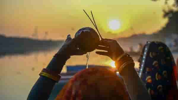 Sun Worship Benefits | सूर्याची उपासना का आणि कशी करावी, जाणून घ्या सूर्य उपासनेची योग्य पद्धत