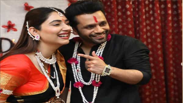disha rahul photos : राहुल वैद्य आणि दिशा परमार यांची लेट पण थेट संक्रात साजरी, फोटो एकदा बघाच!