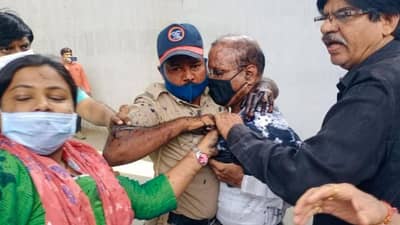 अमरावती मनपा आयुक्तांवर शाईफेक प्रकरण, आमदार रवी राणांसह दहा कार्यकर्त्यांवर गुन्हा