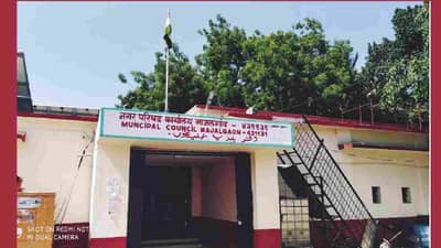 बीड: नगरपरिषदेतील ठरावावरून माजलगावचे राजकारण पेटले, आजी-माजी नगराध्यक्ष आमनेसामने