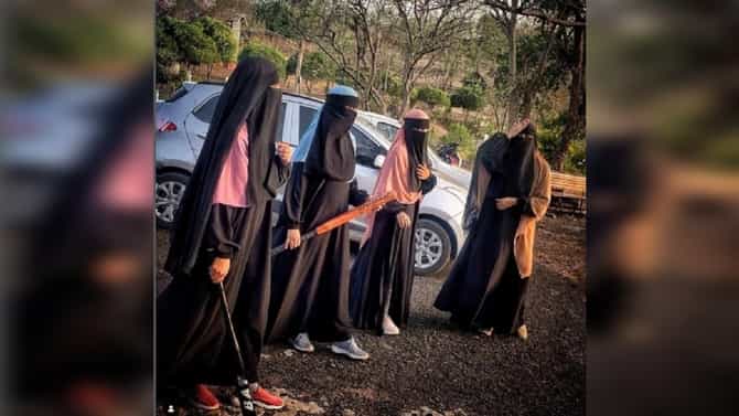 Hijab : खान सिस्टर्सचा जलवा, एका बुलेटवर Hijab घालून चौघीजणी करतायत flying kiss; हा Video पाहिलात का?