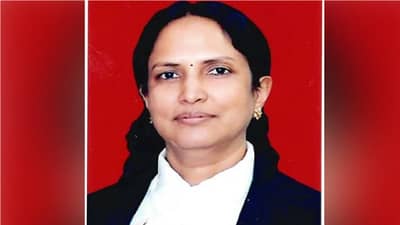 स्कीन टू स्कीन टच निकालाने देशभर चर्चेत, नागपूर खंडपीठाच्या न्यायमूर्ती पुष्पा गनेडीवाला यांचा राजीनामा