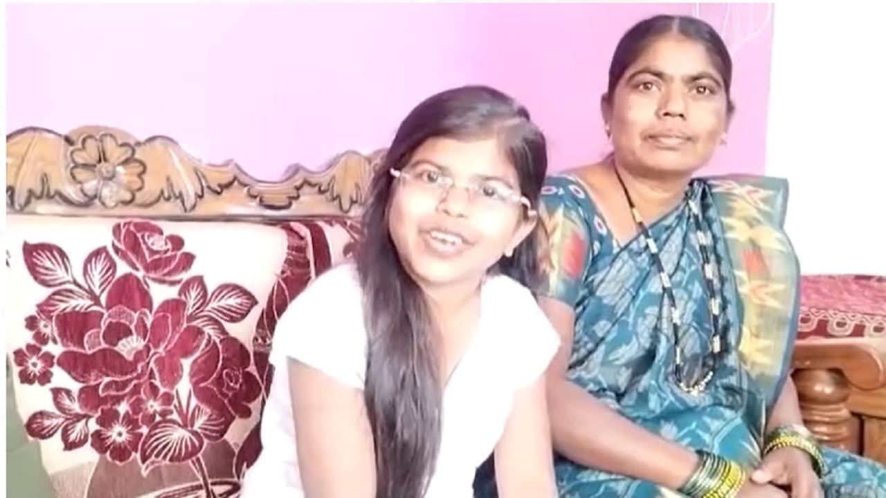 नांदेडच्या अंकिताची मोठी झेप, परिस्थितीवर मात करत मुंबईच्या KEM मध्ये MBBS ला प्रवेश नांदेडच्या अंकिताची मोठी झेप, परिस्थितीवर मात करत मुंबईच्या KEM मध्ये MBBS ला प्रवेश