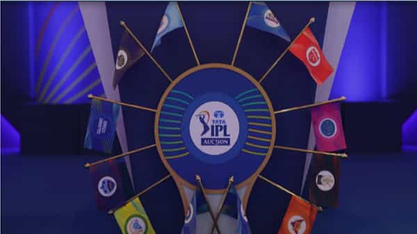 IPL 2022 च्या मेगा ऑक्शनमध्ये अनेक स्टाक क्रिकेटपटू UNSOLD ठरले. कोणीही त्यांच्यावर बोली लावली नाही.