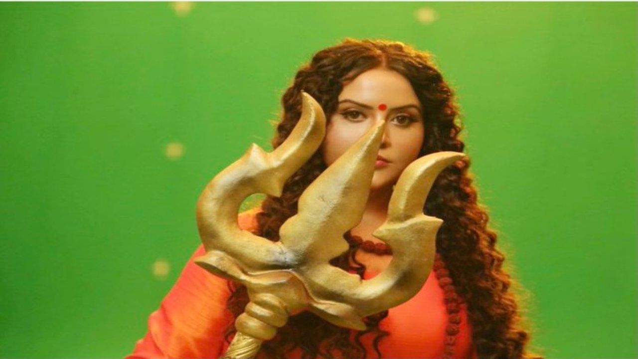 अमृता फडणवीसांचं व्हॅलेंटाईन स्पेशल गीत, नवा लूकही चांगलाच चर्चेत अमृता फडणवीसांचं व्हॅलेंटाईन स्पेशल गीत, नवा लूकही चांगलाच चर्चेत