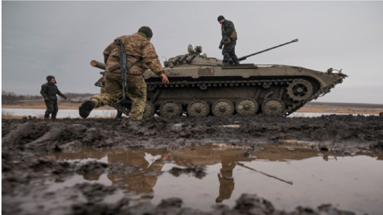 यूक्रेन-रशिया बॉर्डरवर रणगाडे, मिसाईल्स तैनात केले गेलेत (Photo: PTI)