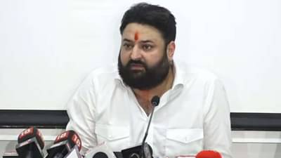 राऊत साहेब तुम्ही उद्धव ठाकरेंचे ब्लू आईड बॉय आहात की शरद पवारांचे?, मोहित कंबोज यांचा खोचक सवाल; आरोपांनाही जोरदार प्रत्युत्तर