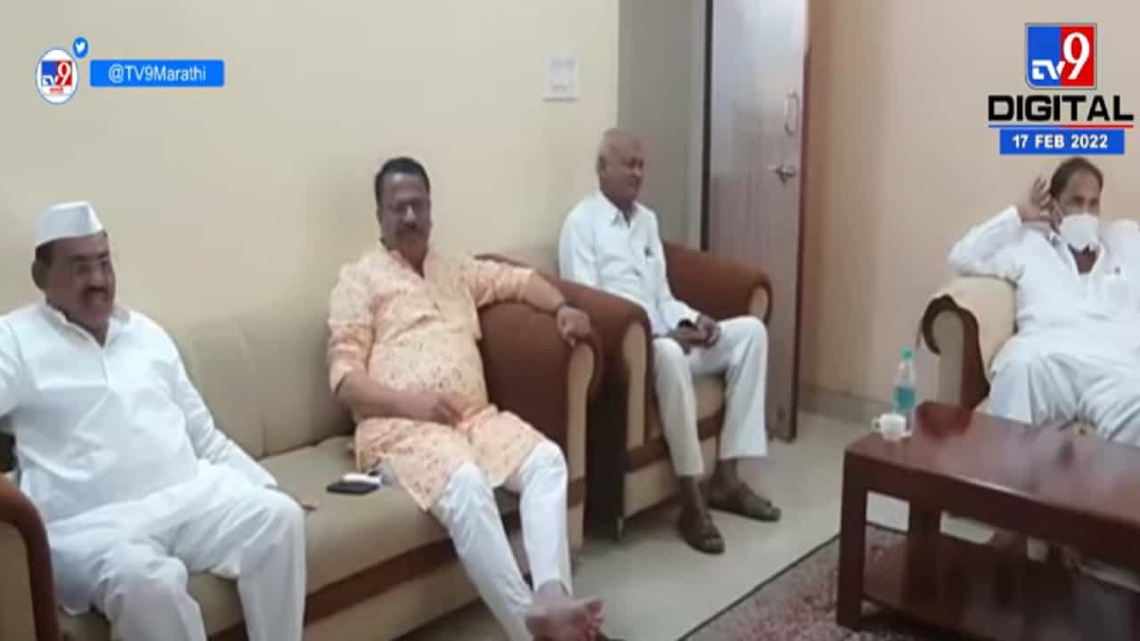 सोलापूरमध्ये जिल्हा दूध संघाच्या निवडणुकीत चिन्हांचे वाटप सोलापूरमध्ये जिल्हा दूध संघाच्या निवडणुकीत चिन्हांचे वाटप