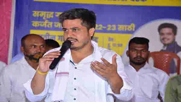 थोरल्या पवारांकडून रोहित पवारांच्या खांद्यावर अजून एक मोठी जबाबदारी, कोणत्या मतदारसंघात आता रोहित पवारांचा शब्द प्रमाण?