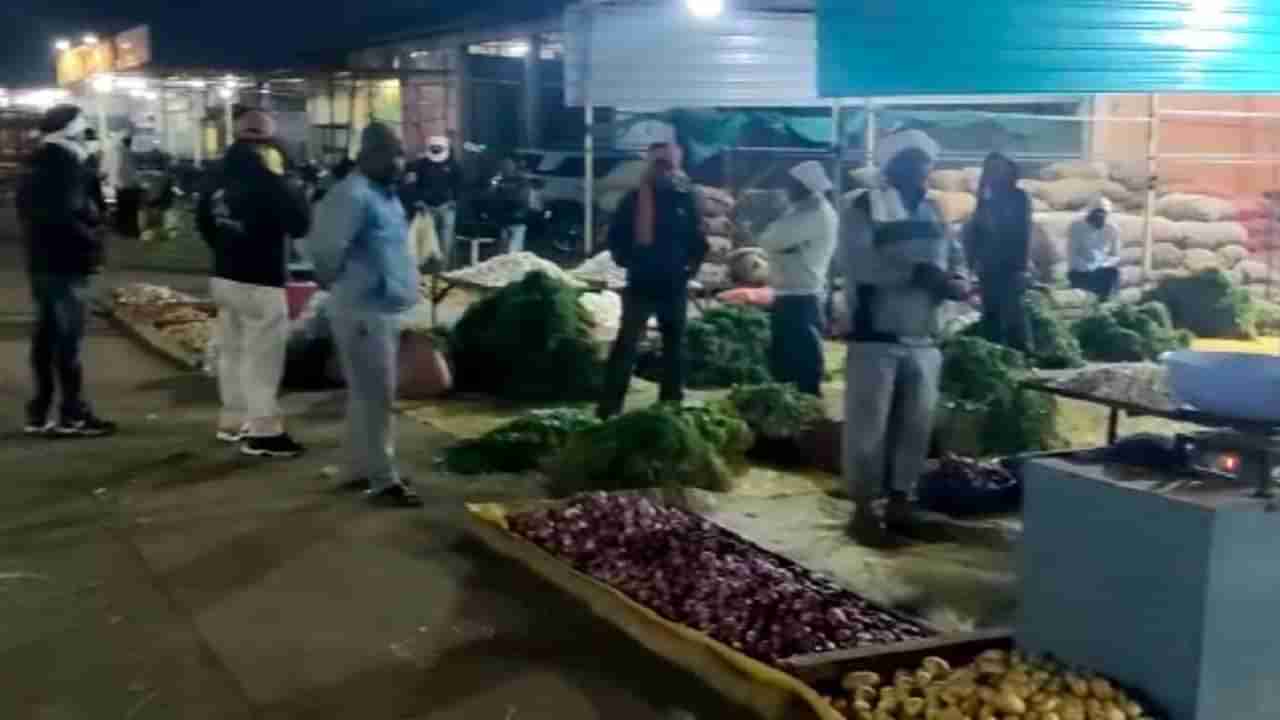Yawatmal Market: ठोक मार्केटमध्ये थेट ग्राहकांची घुसखोरी, किरकोळ भाजी विक्रेत्यांनी घेतला हा निर्णय अन् सर्वकाही ठप्प