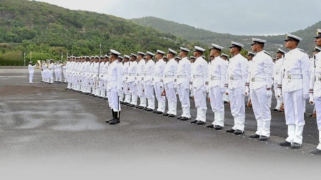 Indian Navy : भारतीय नौदलात ट्रेडसमनच्या 1531 पदांवर बंपर भरती, 63 हजार रुपयांपर्यंत पगार मिळणार Rojgar News