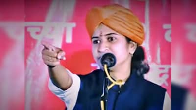 Video : पोरीच्या बापानं मागं लागलं पाहिजे, पोरगी कर म्हणून.. Viral होतंय Shivlila Patil यांचं तुफान विनोदी कीर्तन