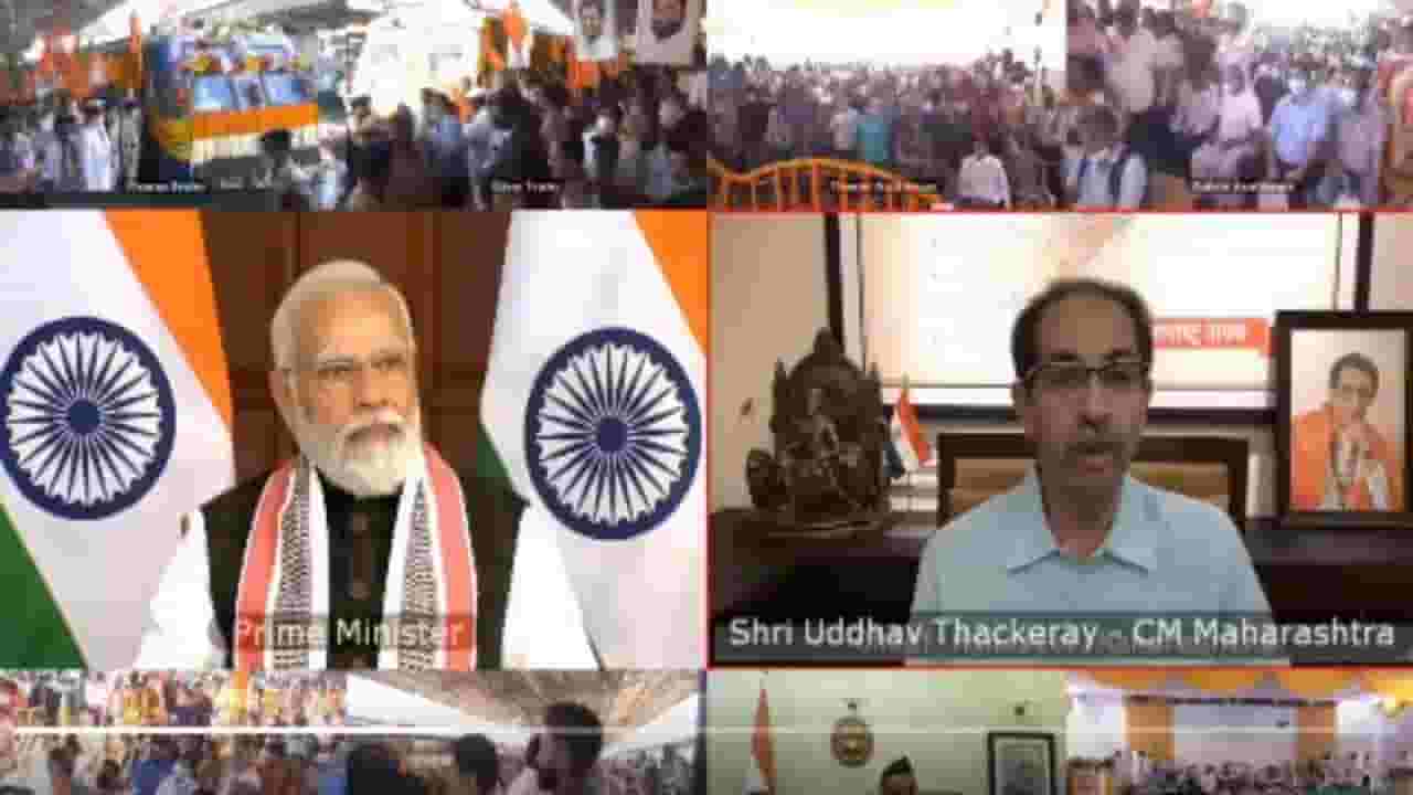 मुख्यमंत्र्यांनी मोदींना मराठी कळतं म्हणताच मोदी हसले!