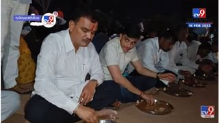 मंत्री, आमदार आणि खासदारांनी Thane मधील प्रसिद्ध वडापाववर ताव मारला