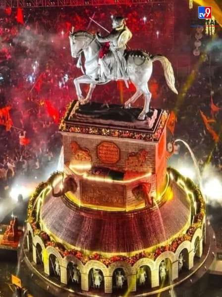 क्रांती चौकात शिवरायांच्या पुतळ्याचं अनावरण