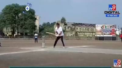 Video | धनंजय मुंडेंचा स्क्वेअर कट पाहिलात का? सरपंच प्रीमिअर लीगमध्ये कुटल्या 7 चेंडूत 11 धावा