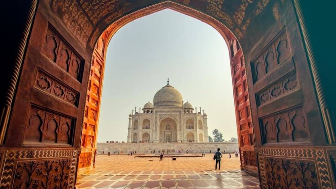 ताजमहाल सारखी वास्तू पुन्हा बनवली जाऊ नये म्हणून शाहजहानने कामगाराचे हात छाटले? खरं कारण काय?