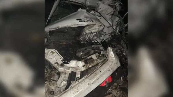 वऱ्हाडींच्या बसवर काळाचा घाला, स्कॉर्पिओतील चौघे जागीच ठार, 6 जणांची प्रकृती चिंताजनक