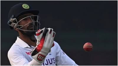 IND vs SL:जो पर्यंत मी BCCI मध्ये आहे, तो पर्यंत तू संघामध्ये राहशील,  साहाचा सौरव गांगुलीबद्दल धक्कादायक खुलासा