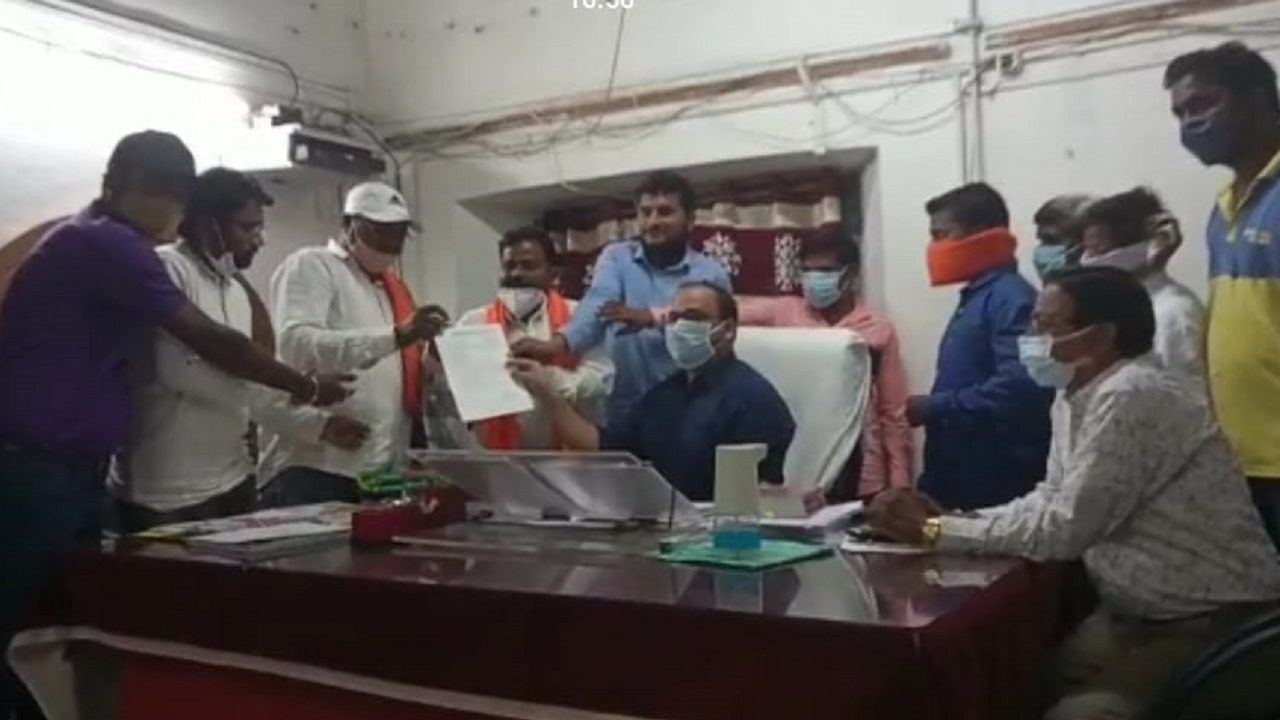धरण तेलंगणाचं, नुकसान महाराष्ट्रातील शेतकऱ्यांचं, 25 गावच्या शिवारातील शेतजमिनी गायब... काय आहे प्रकरण? धरण तेलंगणाचं, नुकसान महाराष्ट्रातील शेतकऱ्यांचं, 25 गावच्या शिवारातील शेतजमिनी गायब... काय आहे प्रकरण?