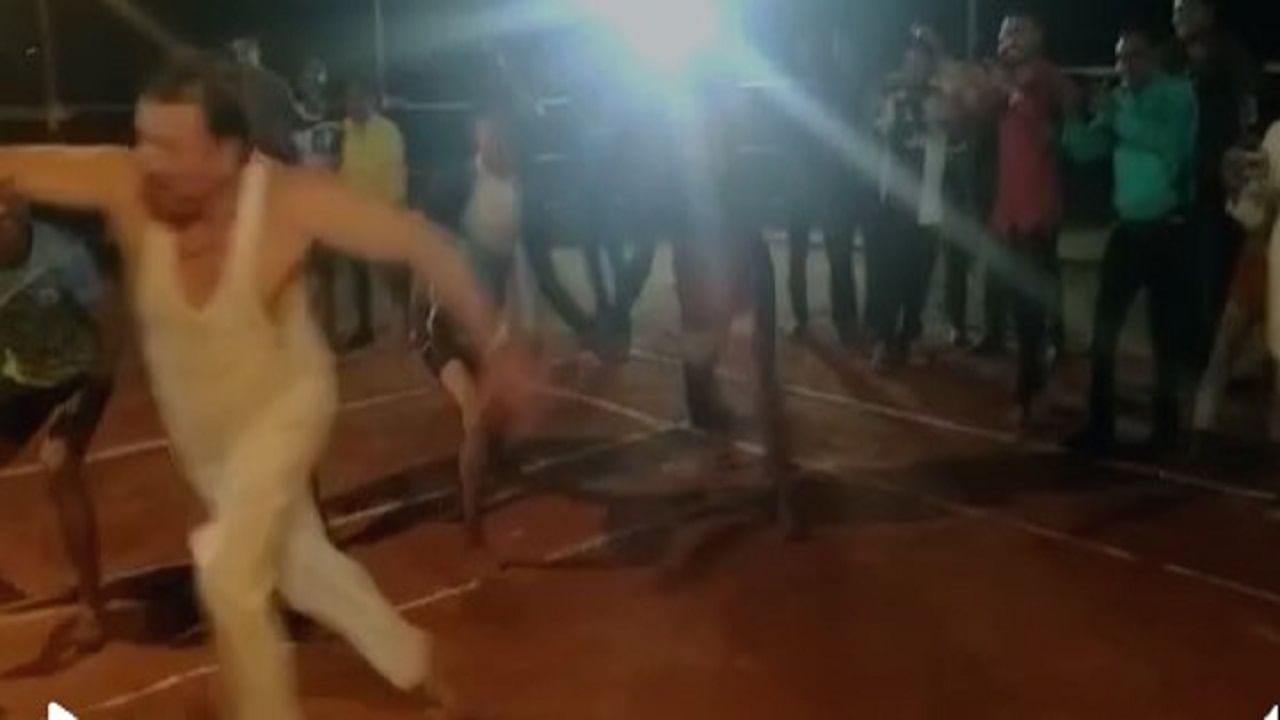 Video | माजी क्रीडा राज्यमंत्री कबड्डीच्या मैदानात, संजय देशमुखांनी थोपटल्या मांड्या, यवतमाळात खेळाडूंनी कसे केले बाद?