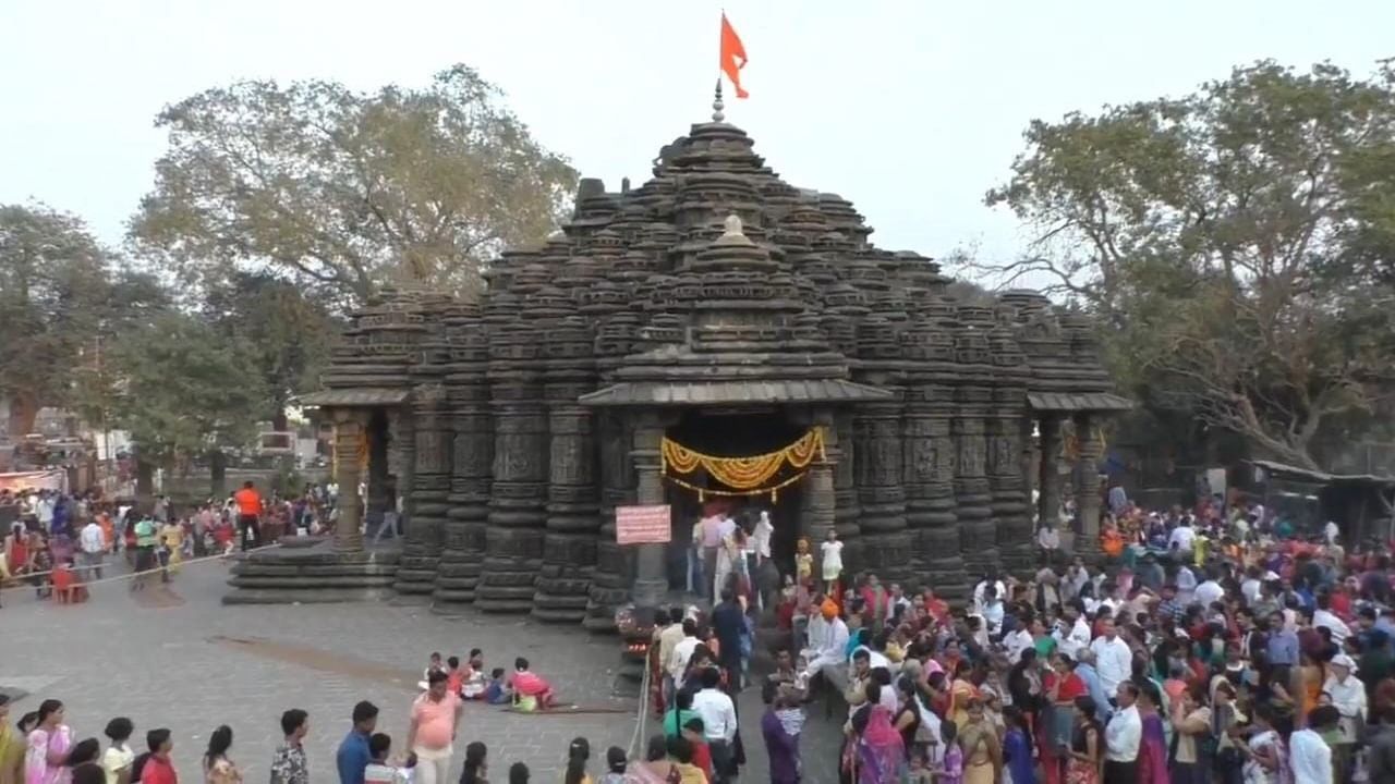 Ambernath Shiv Temple : अंबरनाथचं शिवमंदिर महाशिवरात्रीला बंद, गर्दी टाळण्यासाठी मंदिराच्या पुजाऱ्यांचा निर्णय
