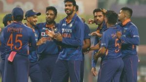 IND vs WI : पहिल्या 5 चेंडूत 2 DRS, दोन्ही सक्सेसफुल, पण फायदा टीम इंडियालाच! नेमकं घडलं काय?