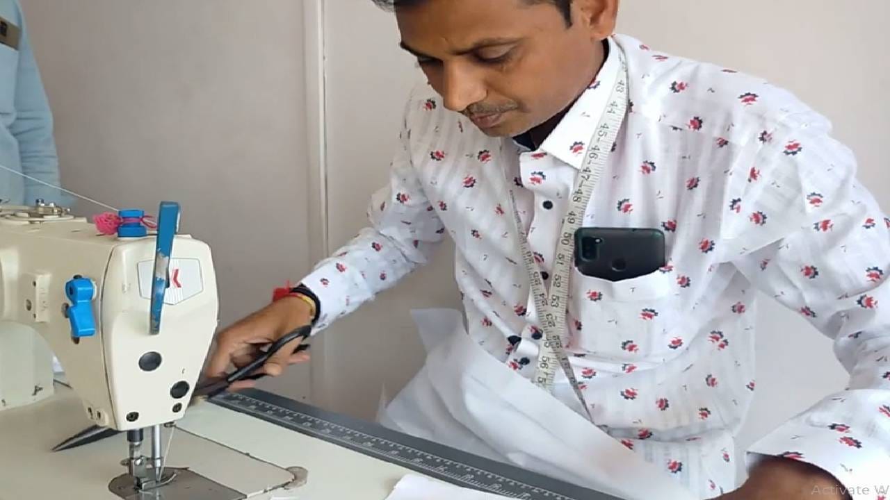 अमोल चौधरी यांनी अवघ्या वीस मिनिटांत शर्ट  शिवून भेट दिल्याने आमदार निलेश लंके हे देखील अवाक झाले. माझ्या आयुष्यातील ही घटना मी कधी विसरू शकत नसल्याचे म्हणत या चाहत्याचे त्यांनी कौतुक केले. एकाद्या नेत्याला असे प्रेम क्वचितच नशिबात असते. 