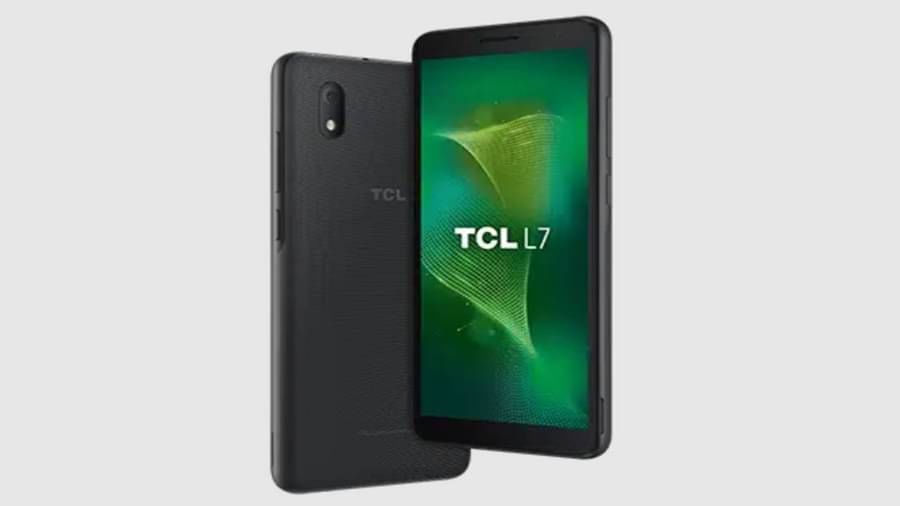 TCL L7 मध्ये 5.5-इंचाचा डिस्प्ले आहे. यात 2 जीबी रॅम आणि 32 जीबी इंटरनल स्टोरेज आहे. यात 8 मेगापिक्सेलचा रियर कॅमेरा आहे. तसेच या फोनमध्ये 3000mAh ची बॅटरी देण्यात आली आहे. या फोनची किंमत 5199 रुपये आहे.